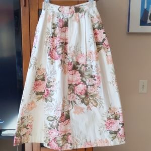 Ahhmazing vintage skirt. With Pockets!!!!!